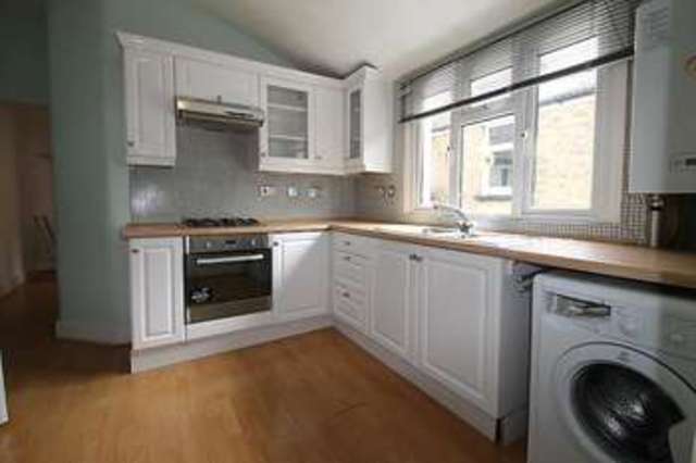 Image of 2 bedroom Flat to rent in Carshalton Grove Sutton SM1 at Sutton, SM1 4LY
