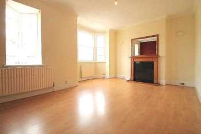  Image of 2 bedroom Flat to rent in Carshalton Grove Sutton SM1 at Sutton, SM1 4LY