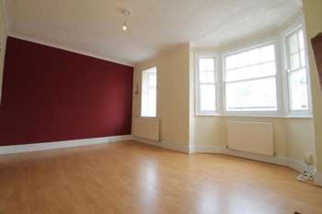  Image of 2 bedroom Flat to rent in Carshalton Grove Sutton SM1 at Sutton, SM1 4LY