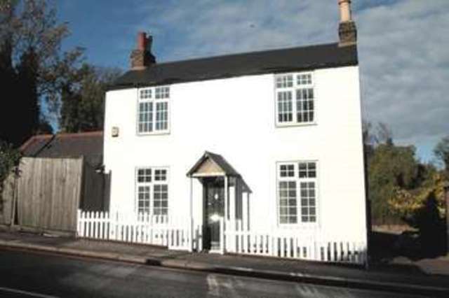 Image of 3 bedroom Cottage to rent in Carshalton Road Carshalton SM5 at Carshalton, SM5 3PZ