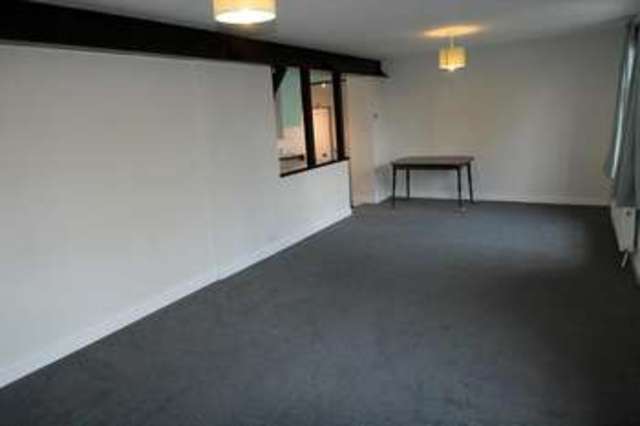  Image of 3 bedroom Cottage to rent in Carshalton Road Carshalton SM5 at Carshalton, SM5 3PZ