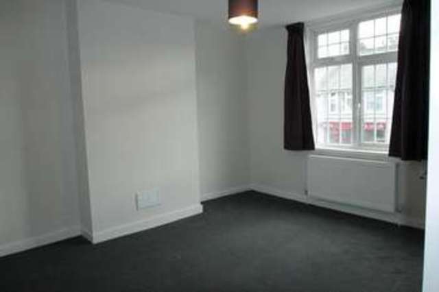  Image of 3 bedroom Cottage to rent in Carshalton Road Carshalton SM5 at Carshalton, SM5 3PZ