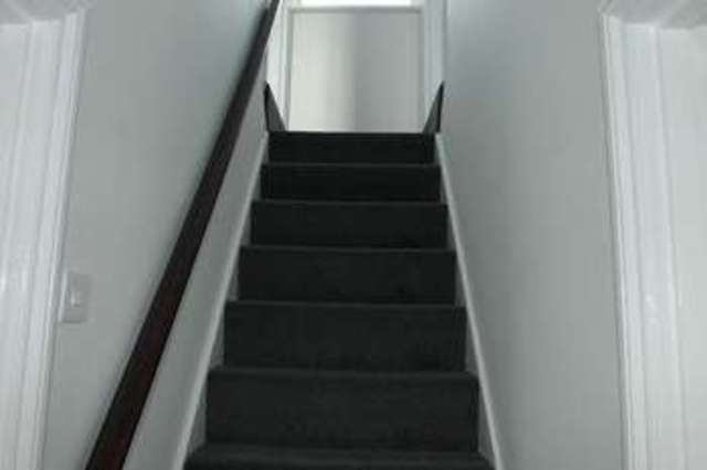  Image of 3 bedroom Cottage to rent in Carshalton Road Carshalton SM5 at Carshalton, SM5 3PZ