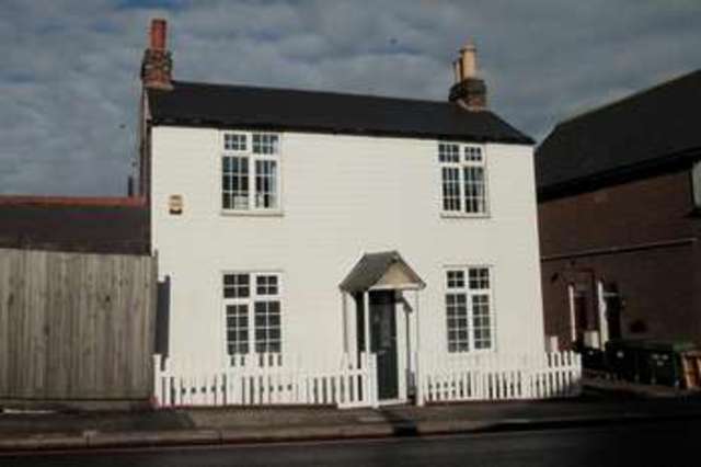  Image of 3 bedroom Cottage to rent in Carshalton Road Carshalton SM5 at Carshalton, SM5 3PZ