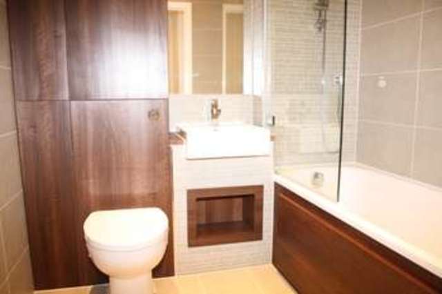  Image of 1 bedroom Flat to rent in Seven Sea Gardens London E3 at Ceram Court  Bow, E3 3GW