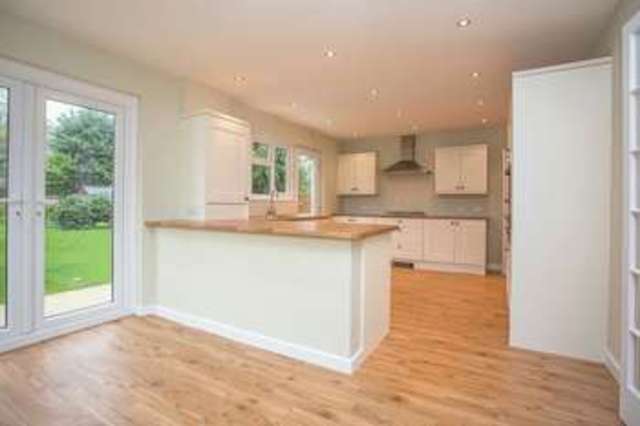  Image of 4 bedroom Detached house for sale in Castle Avenue Havant PO9 at Castle Avenue Warblington Havant, PO9 2RY