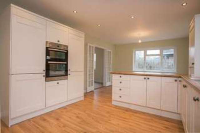  Image of 4 bedroom Detached house for sale in Castle Avenue Havant PO9 at Castle Avenue Warblington Havant, PO9 2RY