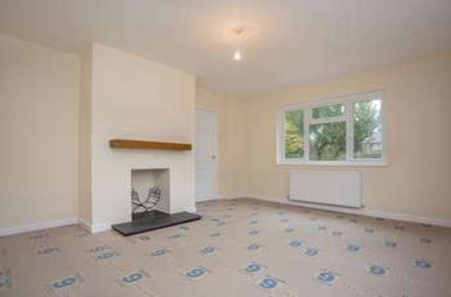  Image of 4 bedroom Detached house for sale in Castle Avenue Havant PO9 at Castle Avenue Warblington Havant, PO9 2RY