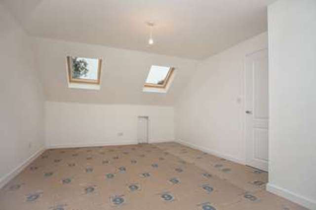  Image of 4 bedroom Detached house for sale in Castle Avenue Havant PO9 at Castle Avenue Warblington Havant, PO9 2RY