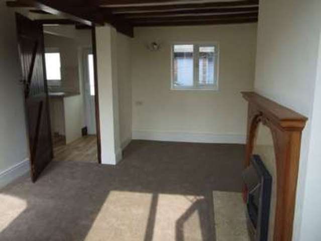  Image of 1 bedroom Terraced house to rent in Castle Hill East Leake Loughborough LE12 at Castle Hill  East Leake, LE12 6LU