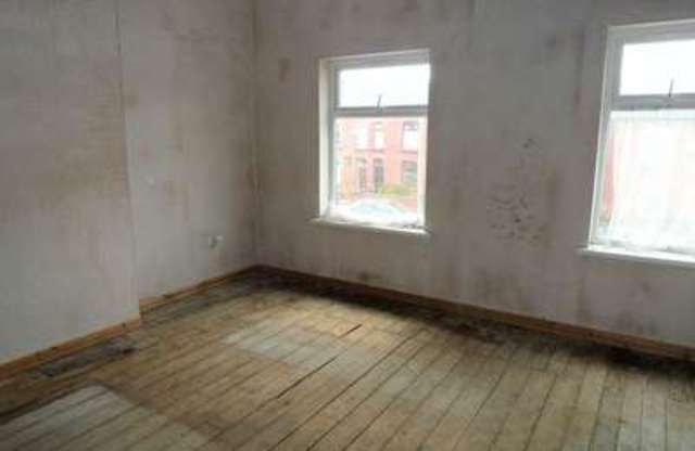 Image of 3 bedroom Terraced house for sale in Castle Street Bolton BL2 at Castle Street  Bolton, BL2 1AD