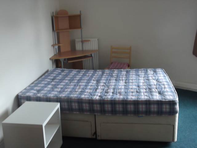  Image of 6 bedroom Detached house to rent in Cathays Terrace Cathays Cardiff CF24 at Cathays Cardiff Roath, CF24 4HW