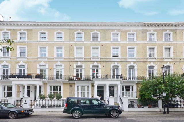  Image of 2 bedroom Flat for sale in Cathcart Road London SW10 at Cathcart Road  Chelsea, SW10 9JG