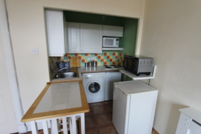  Image of 1 bedroom Flat to rent in Cathcart Road Glasgow G42 at Mount Florida Glasgow Glasgow, G42 9HF