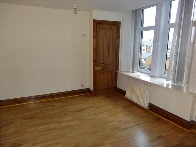  Image of 3 bedroom Flat to rent in Causeyside Street Paisley PA1 at Paisley Renfrewshire Renfrewshire, PA1 1YT