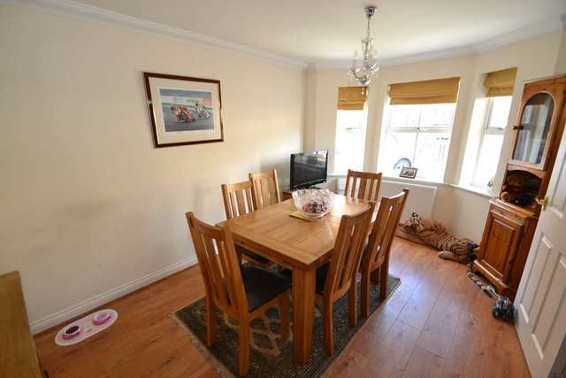 Image of 5 bedroom End of Terrace to rent in Cavendish Walk Epsom KT19 at Cavendish Walk  Epsom, KT19 8AP