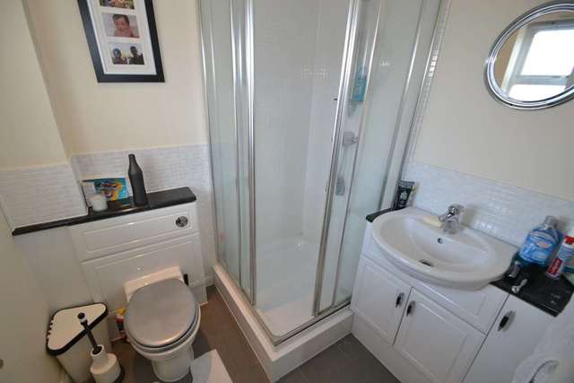  Image of 5 bedroom End of Terrace to rent in Cavendish Walk Epsom KT19 at Cavendish Walk  Epsom, KT19 8AP