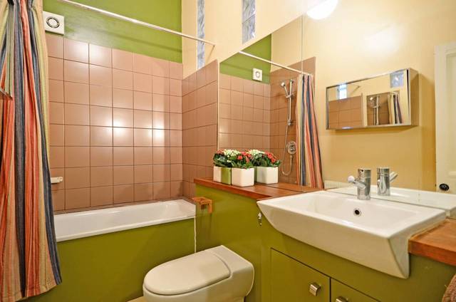  Image of 2 bedroom Flat for sale in Cazenove Road London N16 at Cazenove Road  Stoke Newington, N16 6AX