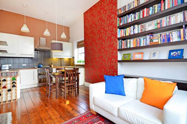  Image of 2 bedroom Flat for sale in Cazenove Road London N16 at Cazenove Road  Stoke Newington, N16 6AX