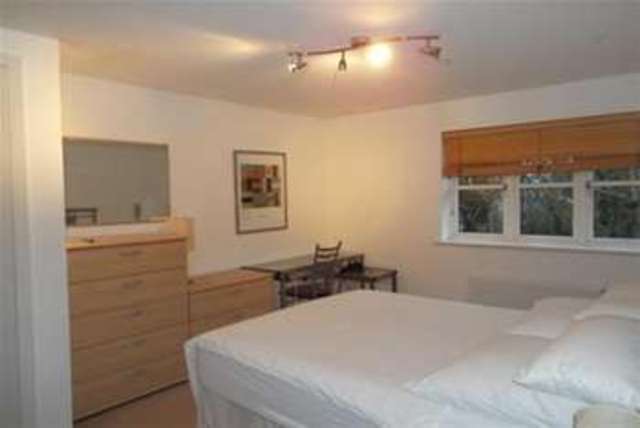  Image of 2 bedroom Flat to rent in Lucas Court Leamington Spa CV32 at Leamington Spa, CV32 5JL