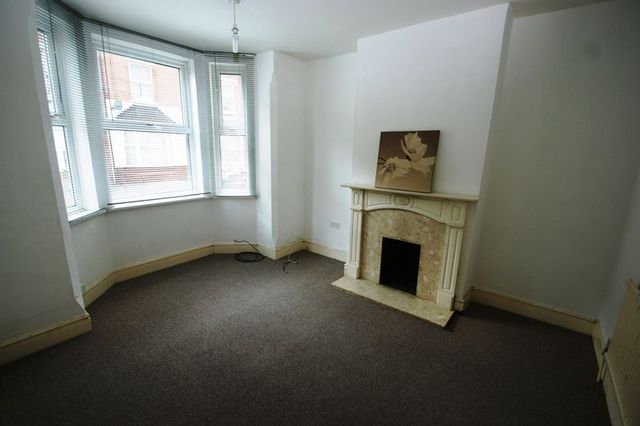  Image of 3 bedroom Terraced house for sale in Cedar Road Nottingham NG7 at Cedar Road Forest Fields Nottingham, NG7 6HZ