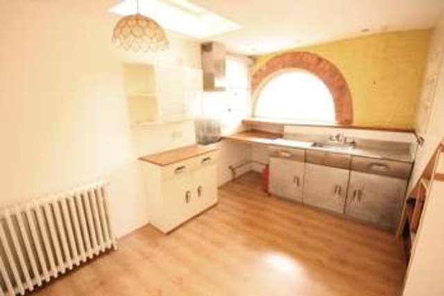  Image of 2 bedroom Cottage to rent in Cedars Road Torquay TQ1 at Torquay Devon, TQ1 1SB