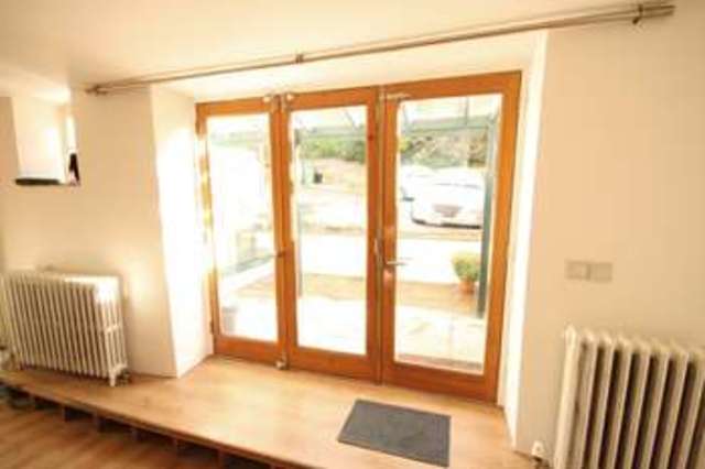  Image of 2 bedroom Cottage to rent in Cedars Road Torquay TQ1 at Torquay Devon, TQ1 1SB