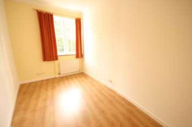  Image of 2 bedroom Cottage to rent in Cedars Road Torquay TQ1 at Torquay Devon, TQ1 1SB
