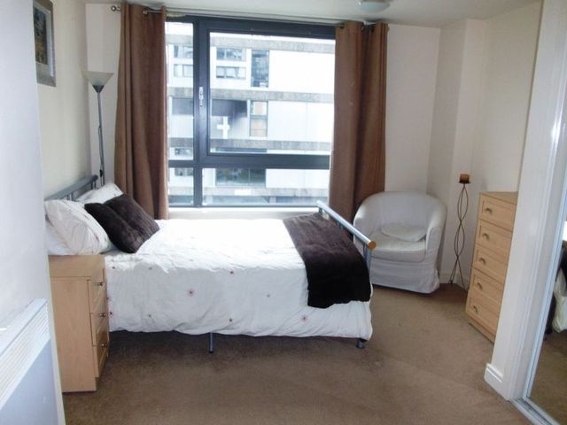  Image of 2 bedroom Flat to rent in Holliday Street Edgbaston Birmingham B1 at Centenary Plaza Holliday Street Birmingham City, B1 1TW