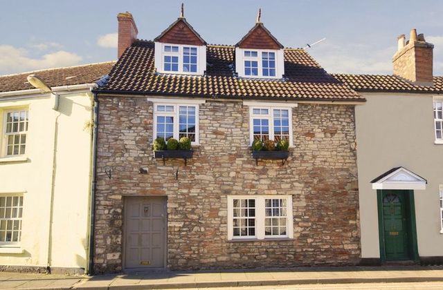  Image of 4 bedroom Property for sale in St. John Street Wells BA5 at 20 St. John Street  Wells, BA5 1SW