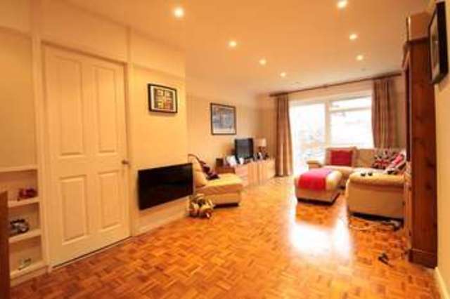  Image of 1 bedroom Flat to rent in Chanctonbury Gardens Sutton SM2 at Sutton, SM2 6RG