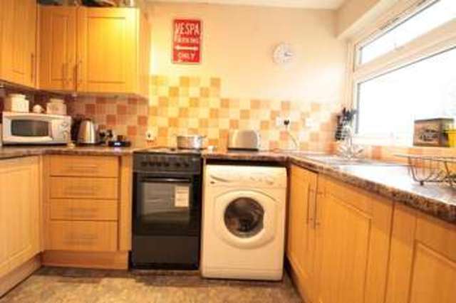  Image of 1 bedroom Flat to rent in Chanctonbury Gardens Sutton SM2 at Sutton, SM2 6RG
