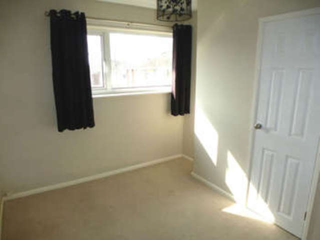  Image of 2 bedroom Maisonette for sale in Charnwood Crescent Chandler