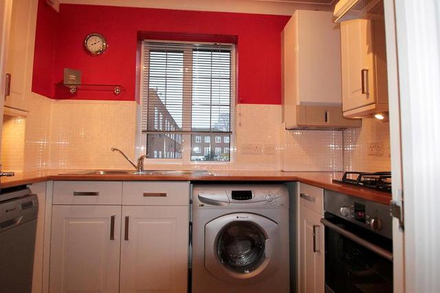  Image of 1 bedroom Flat to rent in Devonshire Road Sutton SM2 at 3-7 Devonshire Road  Sutton, SM2 5HQ