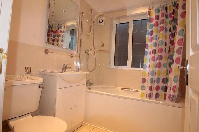  Image of 1 bedroom Flat to rent in Devonshire Road Sutton SM2 at 3-7 Devonshire Road  Sutton, SM2 5HQ