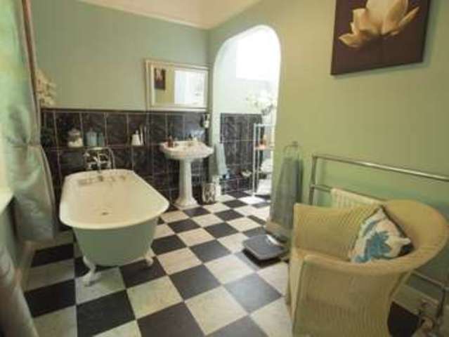  Image of 5 bedroom Detached house for sale in Lower Eaves View Chapel-En-Le-Frith High Peak SK23 at High Peak, SK23 9UA