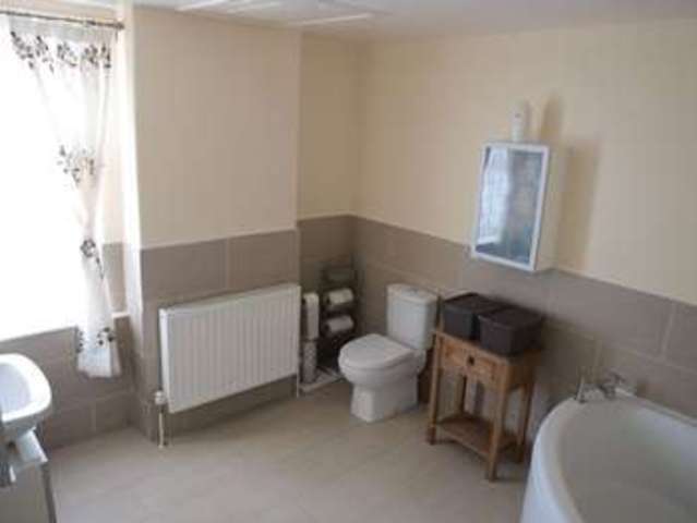  Image of 2 bedroom Detached house for sale in High Street Collingham Newark NG23 at High Street Collingham Newark, NG23 7NG