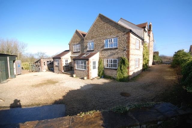  Image of 7 bedroom Detached house for sale in Chapmanslade Chapmanslade Westbury BA13 at Chapmanslade Westbury, BA13 4AE