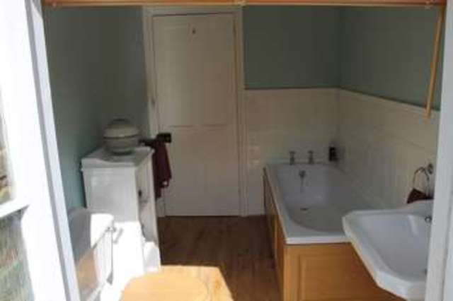  Image of 2 bedroom Terraced house to rent in Charles Street Berkhamsted HP4 at Charles Street  Berkhamsted, HP4 3DG