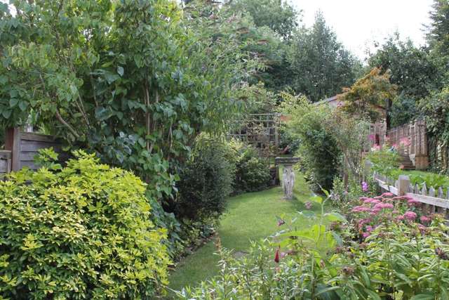  Image of 2 bedroom Terraced house to rent in Charles Street Berkhamsted HP4 at Charles Street  Berkhamsted, HP4 3DG