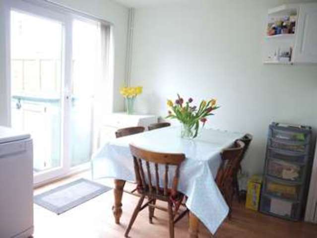  Image of 2 bedroom Terraced house to rent in Chatsworth Road Eastleigh SO50 at Chatsworth Road Boyatt Wood Eastleigh, SO50 4PE