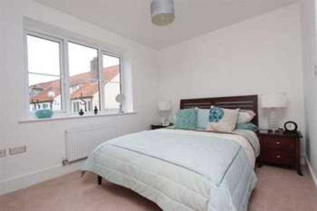  Image of 2 bedroom Flat for sale in Chatsworth Road London E5 at Chatsworth Road  London, E5 0LP