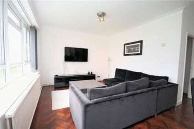  Image of 2 bedroom Flat for sale in Chatsworth Road London E5 at Chatsworth Road  London, E5 0LP