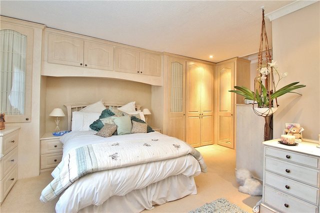 Image of 3 bedroom Detached house for sale in Cheapside Horsell Woking GU21 at Horsell Surrey Horsell, GU21 4JL