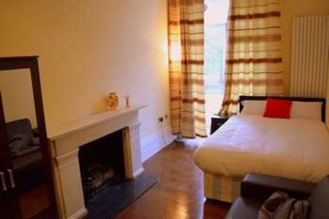  Image of 1 bedroom Flat to rent in Chelsea Manor Street London SW3 at Chelsea Manor Street Chelsea London, SW3 3TS
