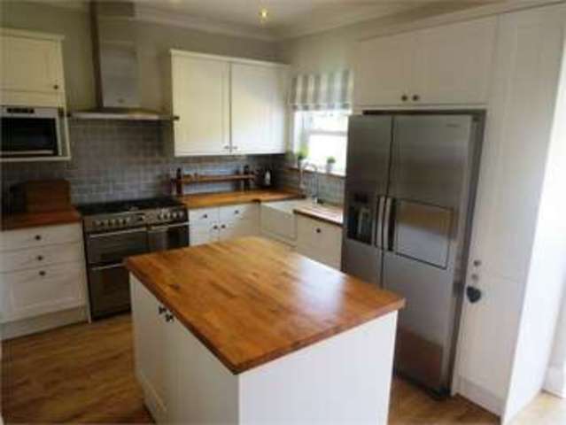  Image of 3 bedroom End of Terrace for sale in Cheltenham Drive Leigh-on-Sea SS9 at Cheltenham Drive Leigh on sea Leigh-on-Sea, SS9 3EQ