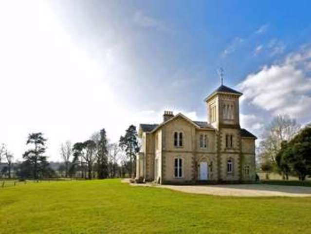  Image of 5 bedroom Detached house for sale in Mathern Road Chepstow NP16 at Chepstow Outskirts  Mathern, NP16 6HX