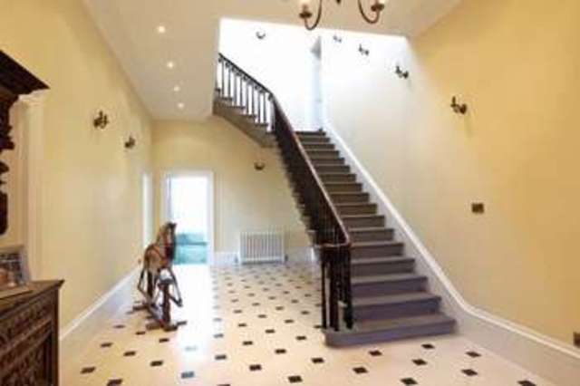  Image of 5 bedroom Detached house for sale in Mathern Road Chepstow NP16 at Chepstow Outskirts  Mathern, NP16 6HX