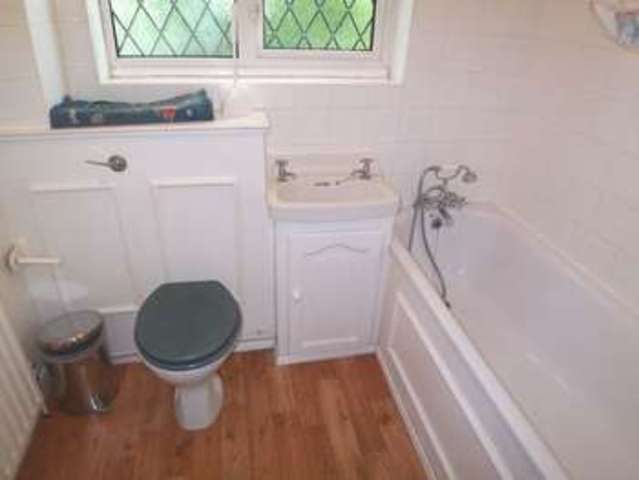  Image of 4 bedroom Terraced house to rent in Cherrywood Avenue Englefield Green Egham TW20 at Cherrywood Avenue Englefield Green Egham, TW20 0TE