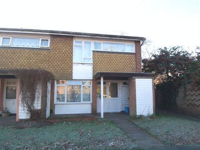  Image of 6 bedroom Terraced house to rent in Cherrywood Avenue Englefield Green Egham TW20 at Cherrywood Avenue Englefield Green Egham, TW20 0TE